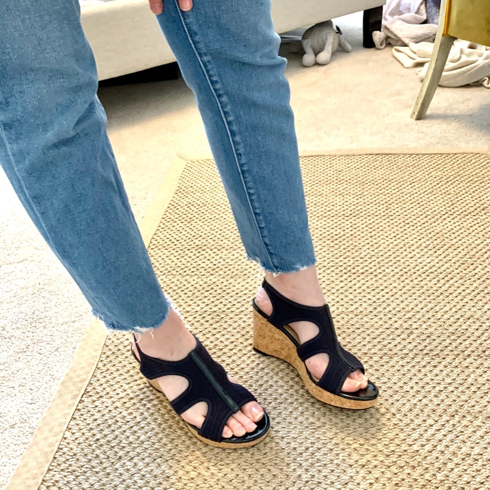 Adrienne Vittadini black strappy cork wedge sandle